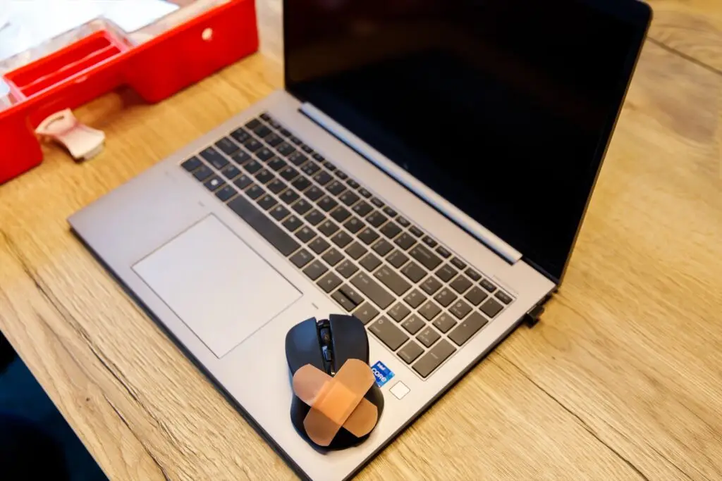 laptop muis pleister kopie_compr